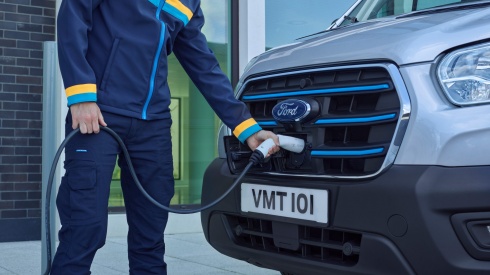 Volledig elektrische Ford E-Transit ontvangt gouden award van Euro NCAP voor zijn geavanceerde rijhulpsystemen