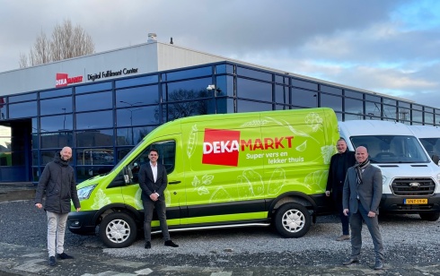 DekaMarkt kiest voor efficiency met dertig Ford Transit bedrijfswagens