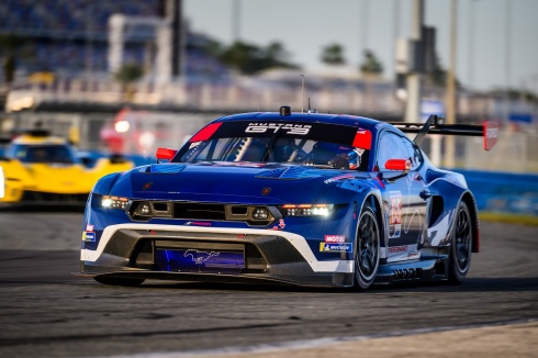 Ford Mustang GT3 bereidt zich voor op de Rolex 24 in Daytona in de nieuwe docuserie ‘Mustang Endurance’